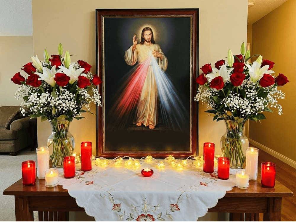 2-10-trang-tri-ban-tho-cong-giao-le-thanh-bon-mang 2 10 Trang Tri Ban Tho Cong Giao Le Thanh Bon Mang