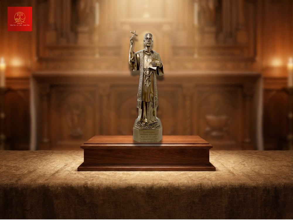 3-2-song-giua-doan-chien-va-chet-giua-doan-chien Bức tượng đồng chân dung Cha Diệp do Vật phẩm Công giáo Kim Ân chế tác