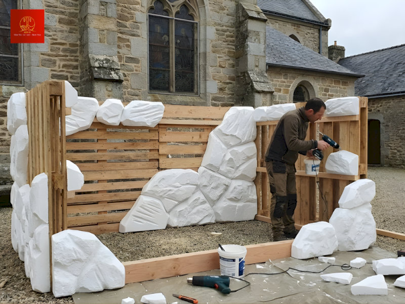 image21-204466f2-e85e-4088-988a-1ccbd4aa9fbd Tạo hình các khối đá bằng xốp để làm hang đá Noel