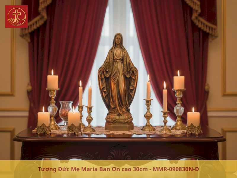 Mẫu bàn thờ Đức Mẹ nhỏ gọn, tinh tế với điểm nhấn là tượng Đức Mẹ Maria Ban Ơn cao 30cm (MMR-090830N-D)