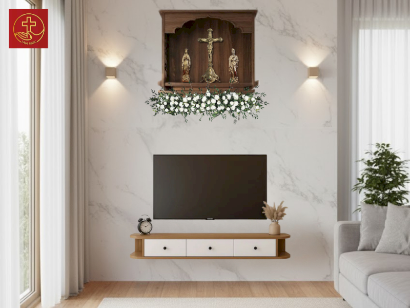 Mẫu cắm hoa bàn thờ Chúa dáng ngang mộc mạc, kèm Thánh Giá hoa hồng cao 42cm màu cổ điển (CĐT-180420-D) tạo nên một bố cục thanh thoát cho không gian thờ phượng