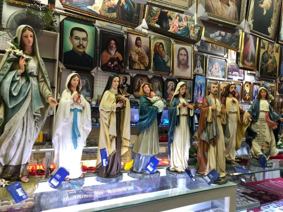 Nha Sach Nha Tho Tan Dinh Tp Ho Chi Minh 1