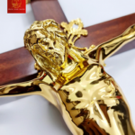Thánh Giá Chúa Giêsu Gỗ Treo - Màu Vàng Gold