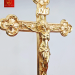 Thánh Giá Hoa Đào Có Đế Cao 60cm - Màu Gold