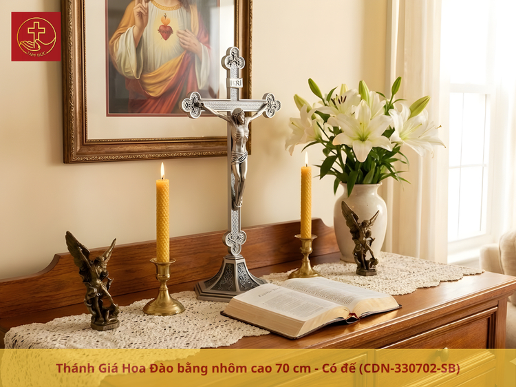 Thánh Giá hoa đào bằng nhôm cao 70cm có đế (CDN-330702-SB)