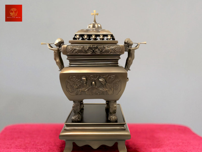 theo-dao-thien-chua-co-duoc-thap-huong-khong-4-5-mau-bat-huong-lu-huong-danh-rieng-cho-dao-cong-giao-06 Lư hương làm từ đồng thau nguyên chất, màu sắc cổ điển
