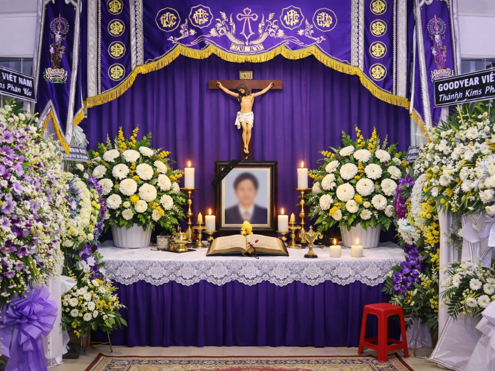 Trang Tri Ban Tho Dam Tang Cong Giao 12 1