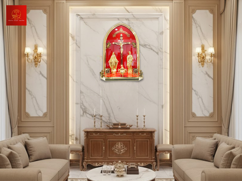Bàn thờ Chúa mạ vàng PVD đương đại với nền đỏ làm nổi bật linh thánh
