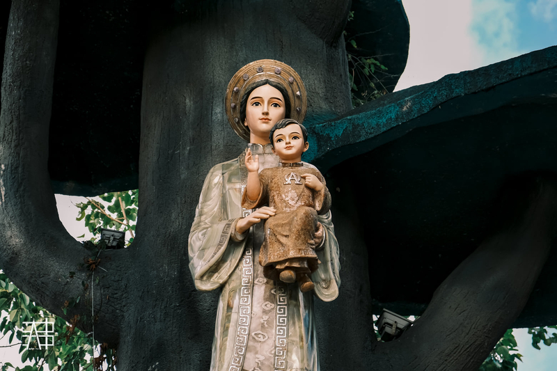 Đền Đức Mẹ Núi Cúi là điểm hành hương thu hút đông đảo tín hữu