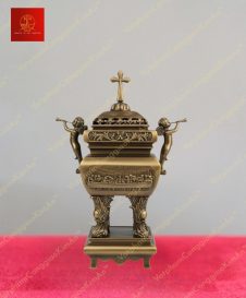 Lư hương đồng vuông họa tiết bữa tiệc, hoa văn tinh xảo trên nắp cao 26cm