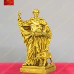 Tượng Thánh Đa Minh với chú chó nhỏ và ngọn đuốc chất liệu đồng mạ vàng gold 24K cao 20cm