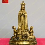 Tượng đức mẹ Fatima đội vương miện cùng ba đứa trẻ chăn cừu chất liệu đồng cao 40cm