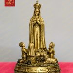Tượng đức mẹ Fatima đội vương miện cùng ba đứa trẻ chăn cừu chất liệu đồng cao 40cm