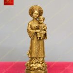 Tượng đức mẹ La Vang mặc Nhật Bình chạm khắc tinh xảo, tay bế Chúa Hài Đồng chất liệu đồng cao 60cm