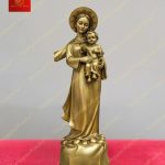 Tượng đức mẹ La Vang mặc áo dài dịu dàng hiền từ, tay bế Chúa Hài Đồng chất liệu đồng cao 30cm