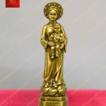 Tượng mẹ La Vang mặc áo dài truyền thống Việt Nam, đầu đội mấn hoa văn ngôi sao chất liệu đồng mạ vàng cao 50cm