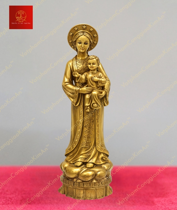 Tượng mẹ La Vang bế Chúa Hài Đồng chất liệu đồng mạ vàng sáng bóng cao 30cm