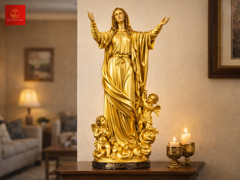 Tượng Đức Mẹ Lên Trời đặt phòng khách lan tỏa cảm giác bình an