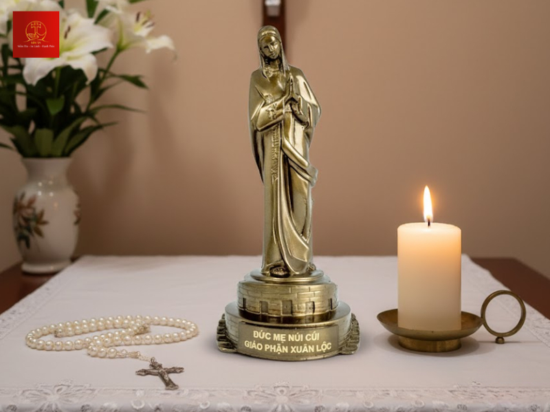 Tượng Đức Mẹ Núi Cúi đồng cao cấp phù hợp trưng bày phòng thờ