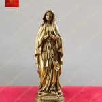 Tượng mẹ Lộ Đức cách điệu mềm mại dáng đứng hiền từ, hai tay chắp trước ngực chất liệu đồng cao 20cm