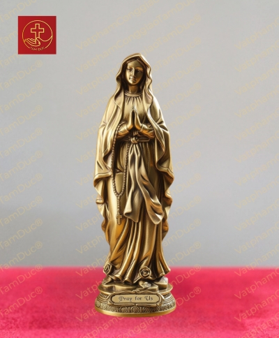 Tượng mẹ Lộ Đức cách điệu mềm mại dáng đứng hiền từ, hai tay chắp trước ngực chất liệu đồng cao 20cm