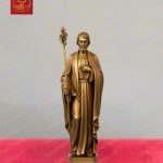 Tượng Thánh Giuse cầm gậy có bó hoa huệ nở rộ chất liệu đồng cao 40cm