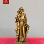 Tượng Thánh Giuse tay bế Chúa Hài Đồng, tay cầm hoa huệ chất liệu đồng cao 50cm