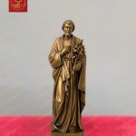 Tượng Thánh Giuse tay cầm bó hoa huệ chất liệu đồng nguyên chất cao 30cm
